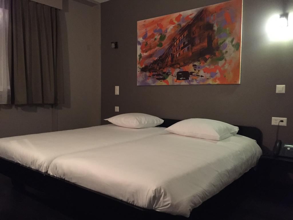 9Hotel Paquis Geneva Luaran gambar