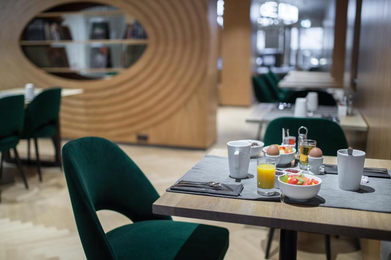 9Hotel Paquis Geneva Luaran gambar