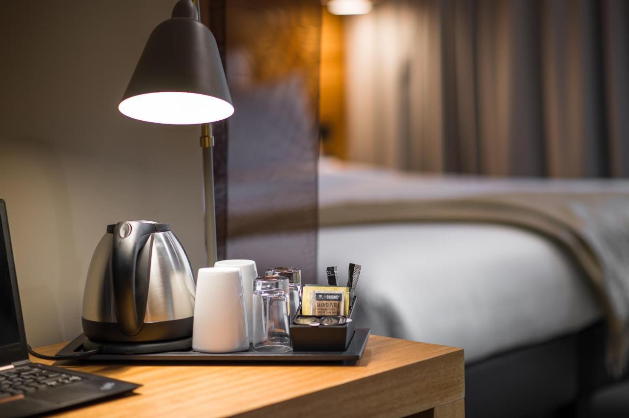9Hotel Paquis Geneva Luaran gambar
